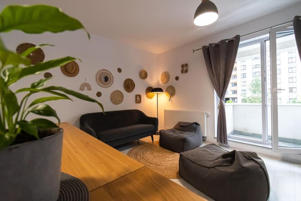 Arte - 2 Bedroom Apartment Near Coresi Mall With Free Parking Braşov Eksteriør billede