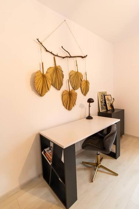 Arte - 2 Bedroom Apartment Near Coresi Mall With Free Parking Braşov Eksteriør billede
